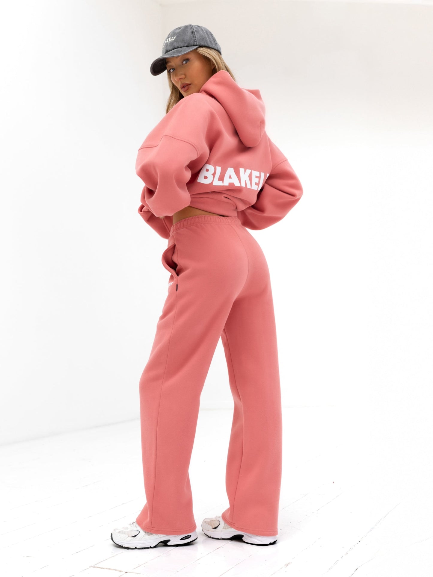 Amelie Wide Leg Sweatpants - Sunrise Coral